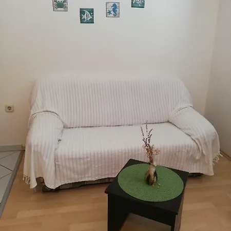 Dino Apartamento Murter